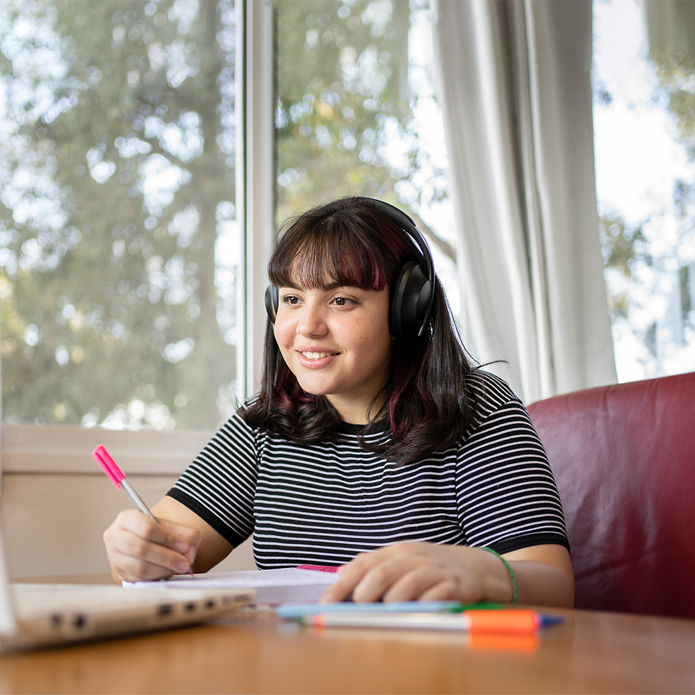 thesis center online-dpBlock.jpg